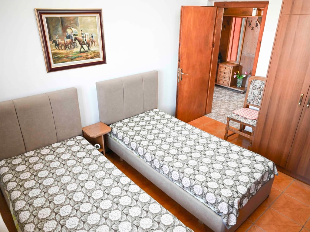 2+1 per qira afer Shkolles se Kuqe