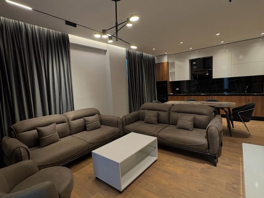 🏡 Jepet apartament modern 3+1 me Qira te Parku Olimpik, Komuna e Parisit