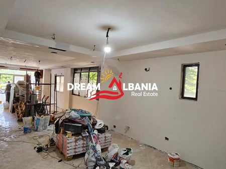 Jepet me qera ambient biznesi te brryli mbrapa ministrise se jashtme (42611298)