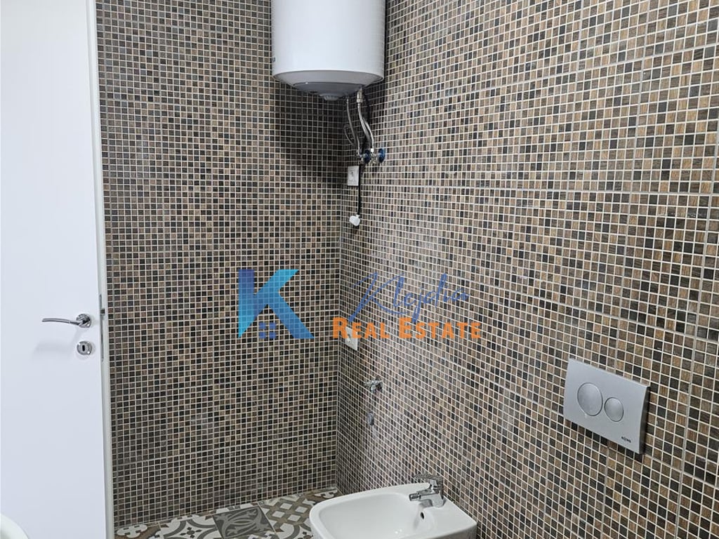 Apartament 1+1 per qira te Kompleksi Golden Park