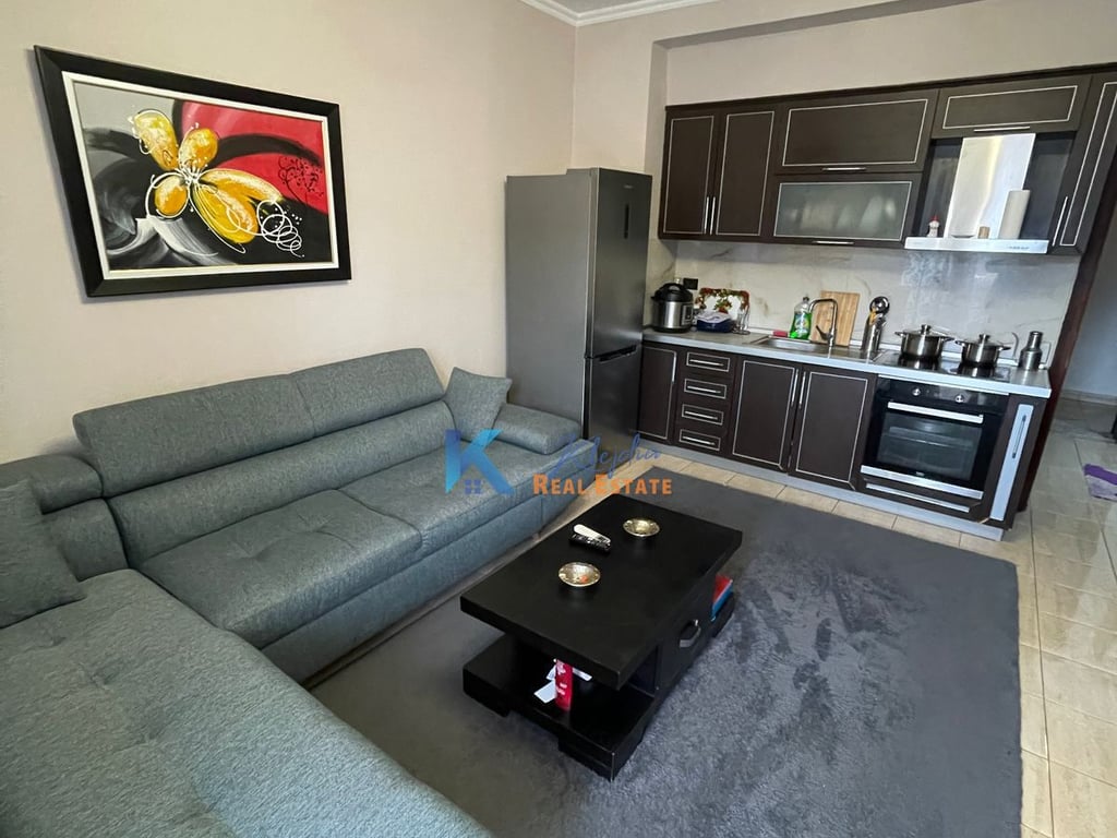 Apartament 1+1 per qira te Selvia, afer Vila Gold