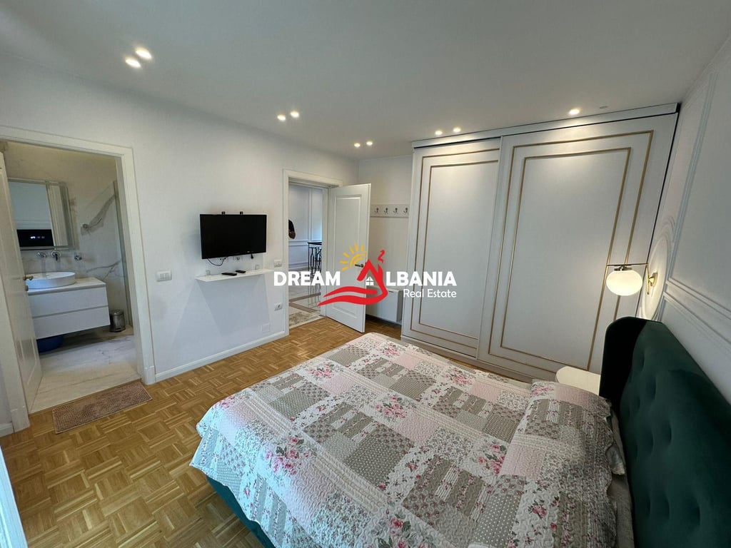 Jepet me qera vile 3 kateshe tek parku i Liqenit prane pallatit te Brigadave (ID 4251322)