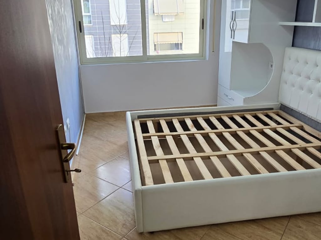 1+1 per SHITJE ne Rrugen Ndre Mjeda, afer kompleksit Kontakt
