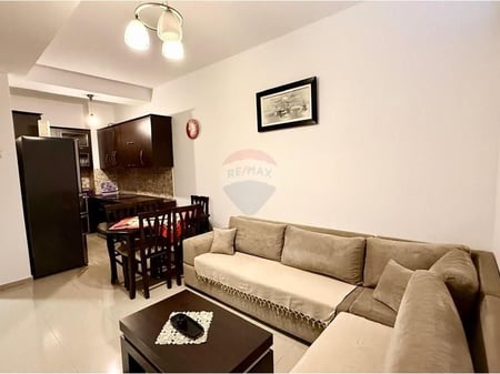 ***Apartament me qira 2+1 tek Rruga Teodor Keko ne Astir ***