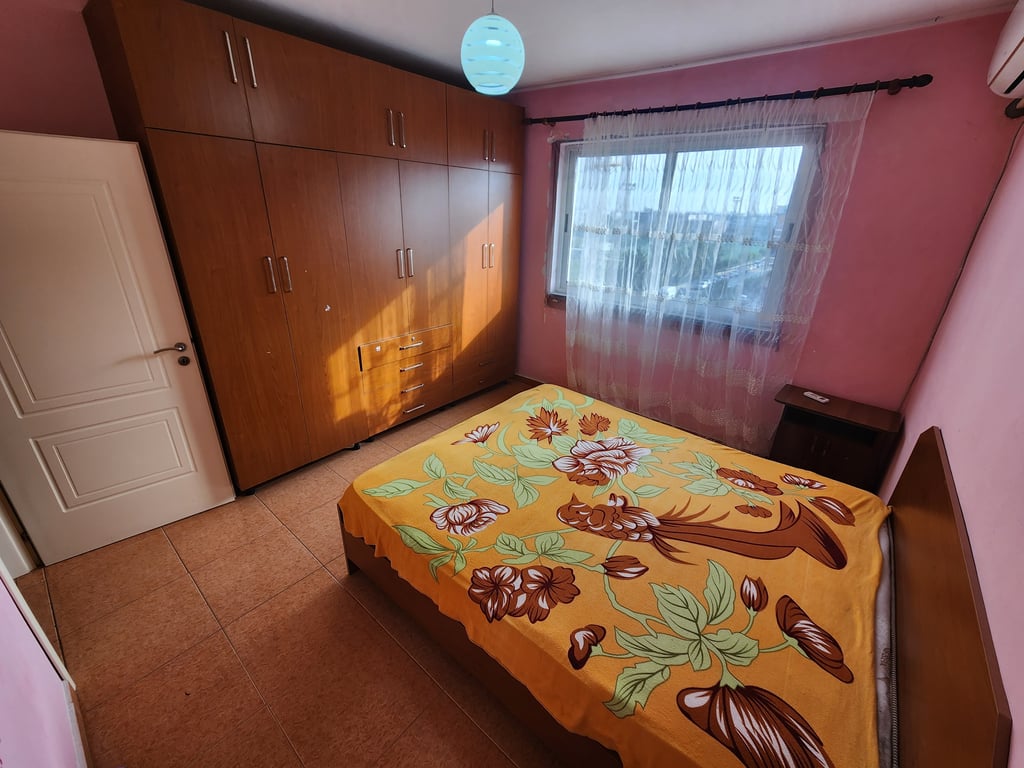 Shitet Apartament 1+1, Perball bar Grande, Durres