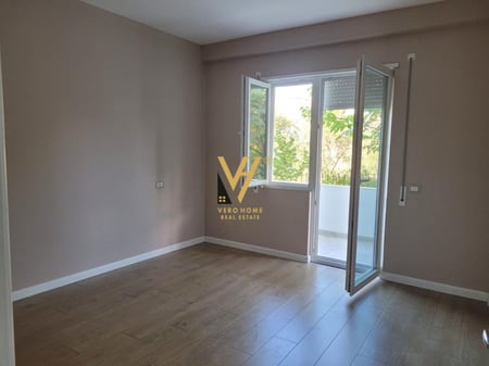 AFFITTASI APPARTAMENTO 1+1+BLK VICINO AL GIARDINO BOTANICO 40.000 LEK