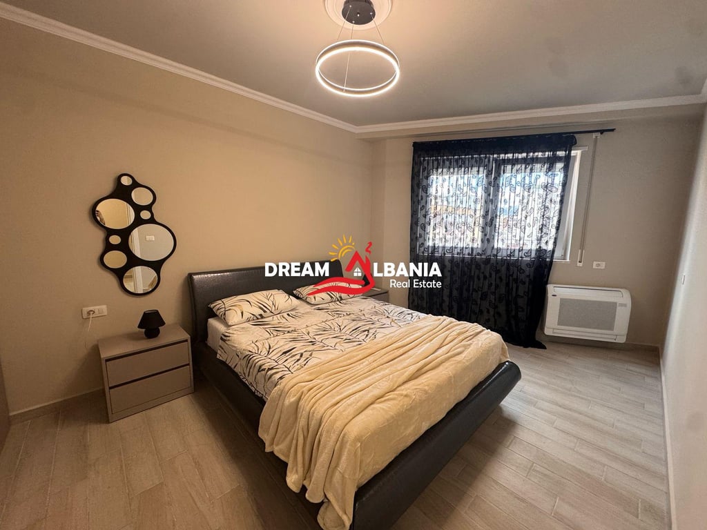 Affittasi super appartamento 1+1 in centro, vicino a Caffè Flores, Tirana (ID 42111369)