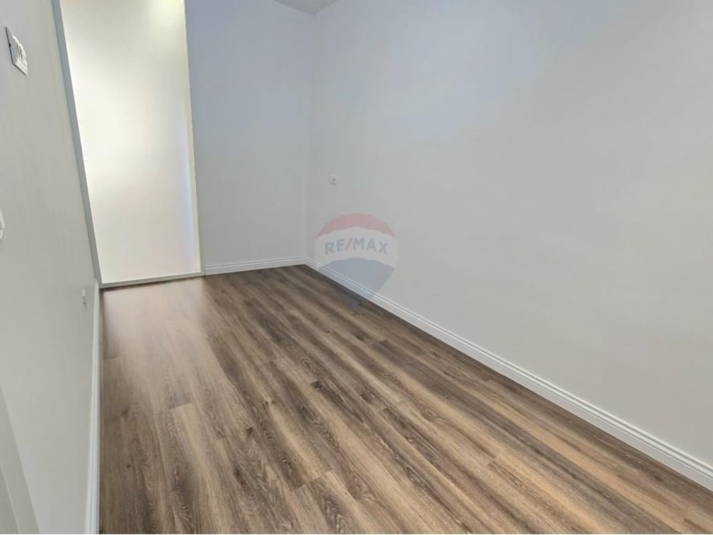 Office for rent in the center Kavajë Street