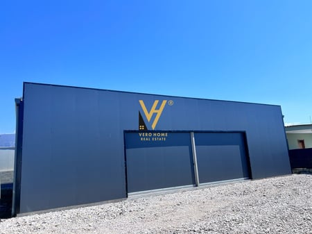 A 320M2 CAPON IS FOR RENT IN ZALLHERR FOR 1,500 EURO.