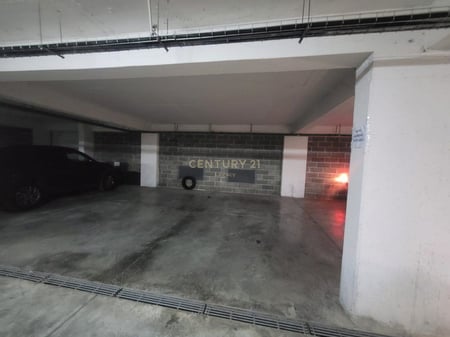 GARAGE IN VENDITA 100 m SOPRA REST. FRESKUT 25.000 €