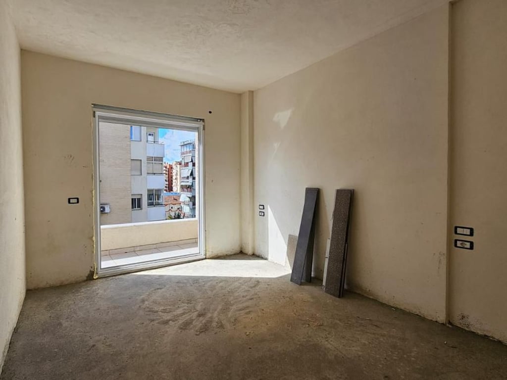 For sale Apartment 2+1+2 Pazari Ri