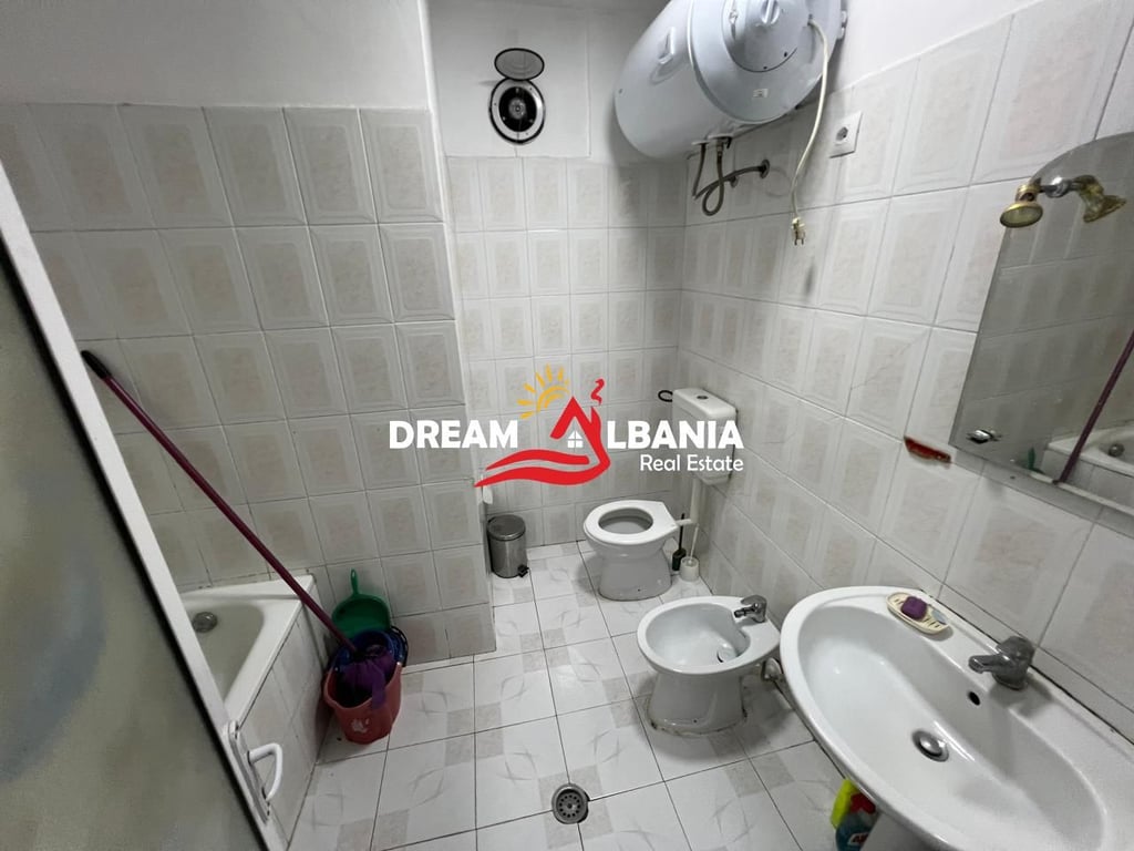 Apartament 2+1 me qera ne Komunen e Parisit prane Rezidences “Kika” ne Tirane (ID 42215027)