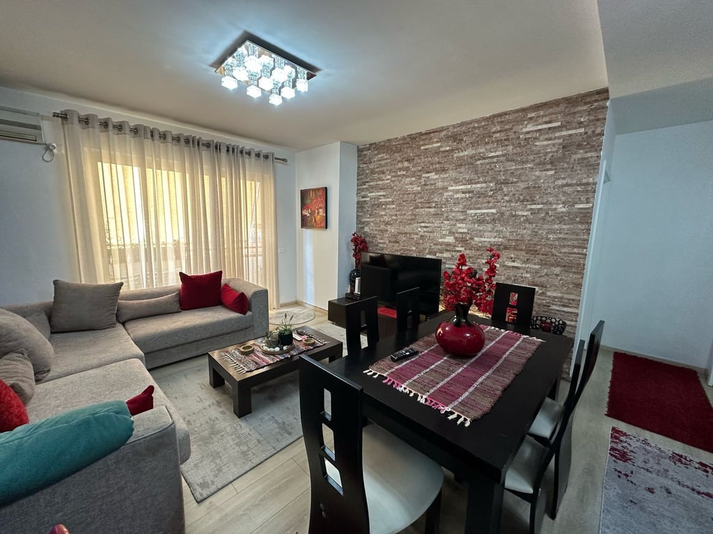 	 Apartament 2+1 me Qera ne Astir