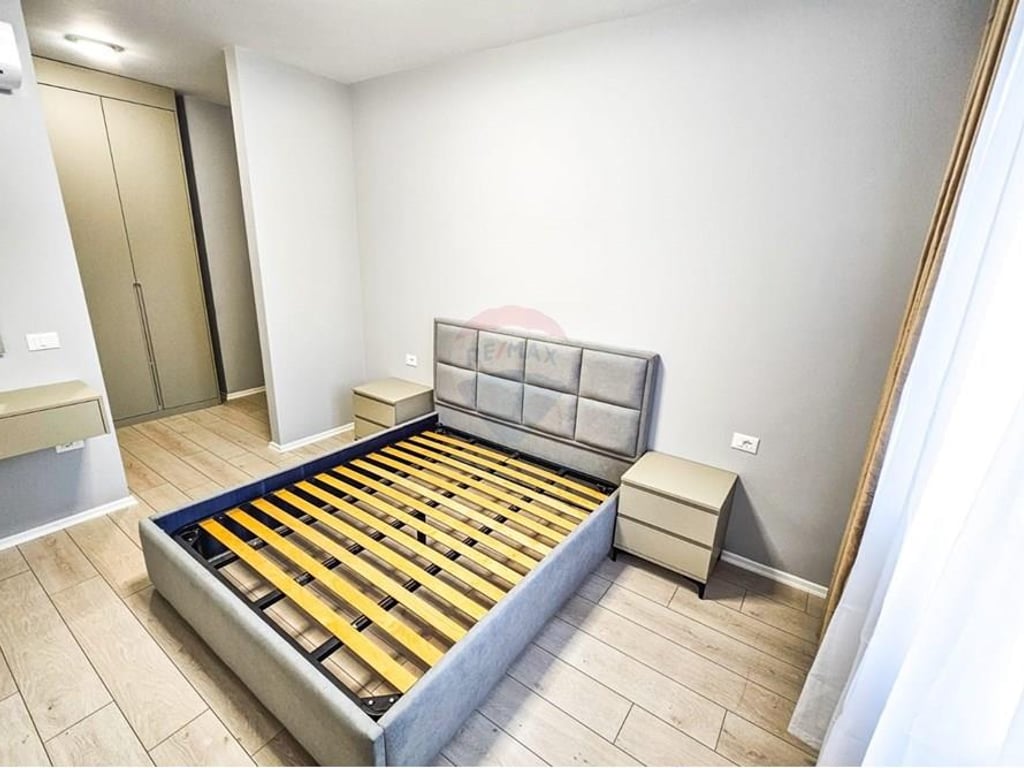 Rent a Chic 1-Bedroom in Downtown Tiranë