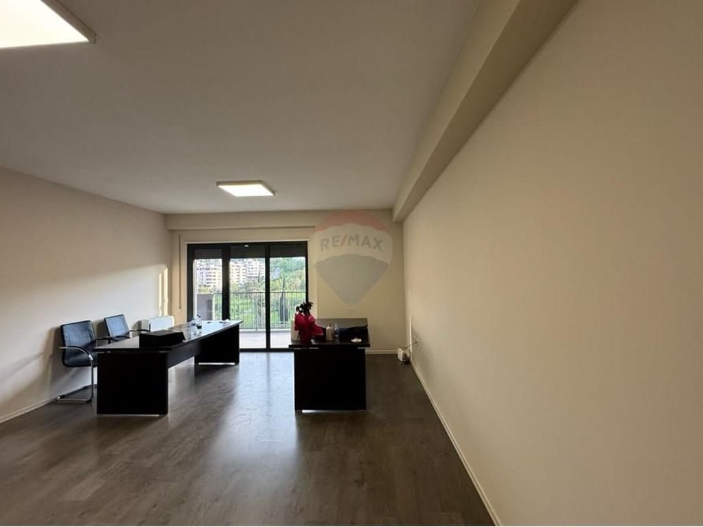 ZYRE PER QIRA TEK KOMUNA E PARISIT!