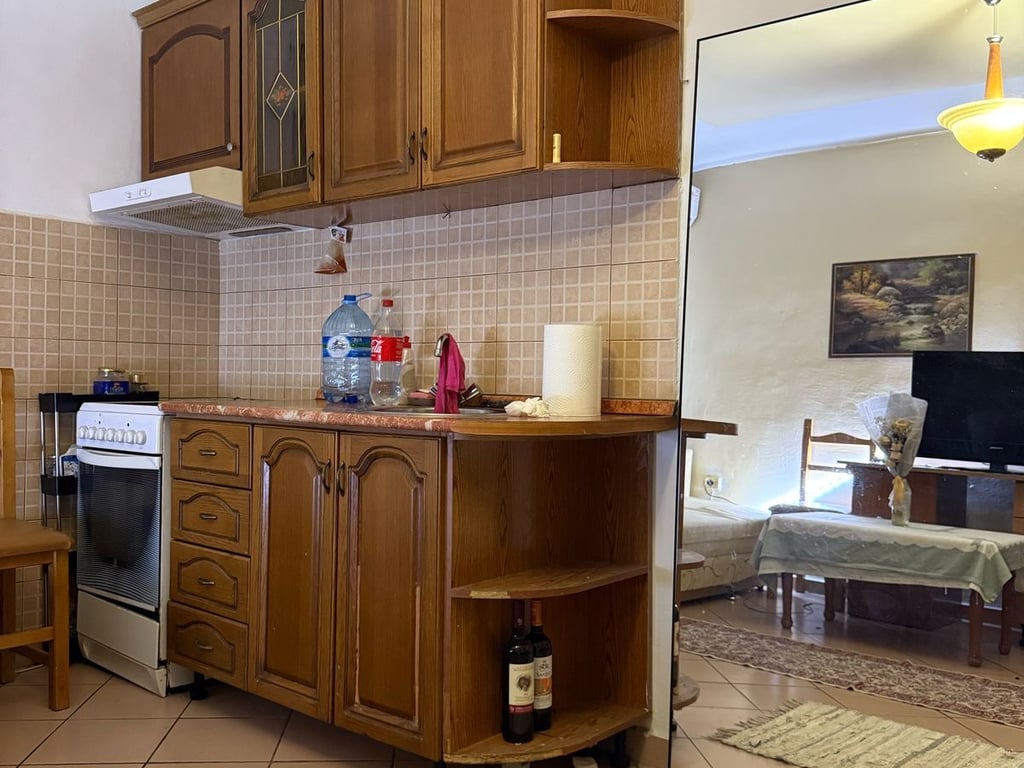 Monolocali in affitto in Via Kavajë, vicino alla Policlínica.