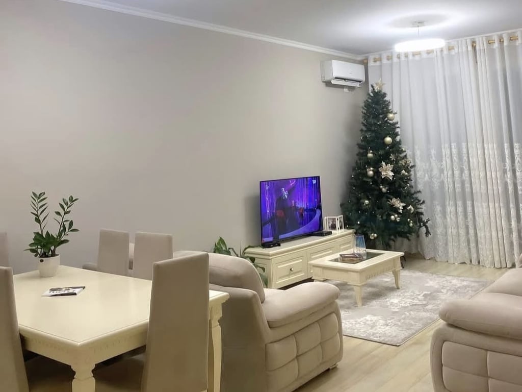 Shitet apartment ne rrugen gramoz pashko 