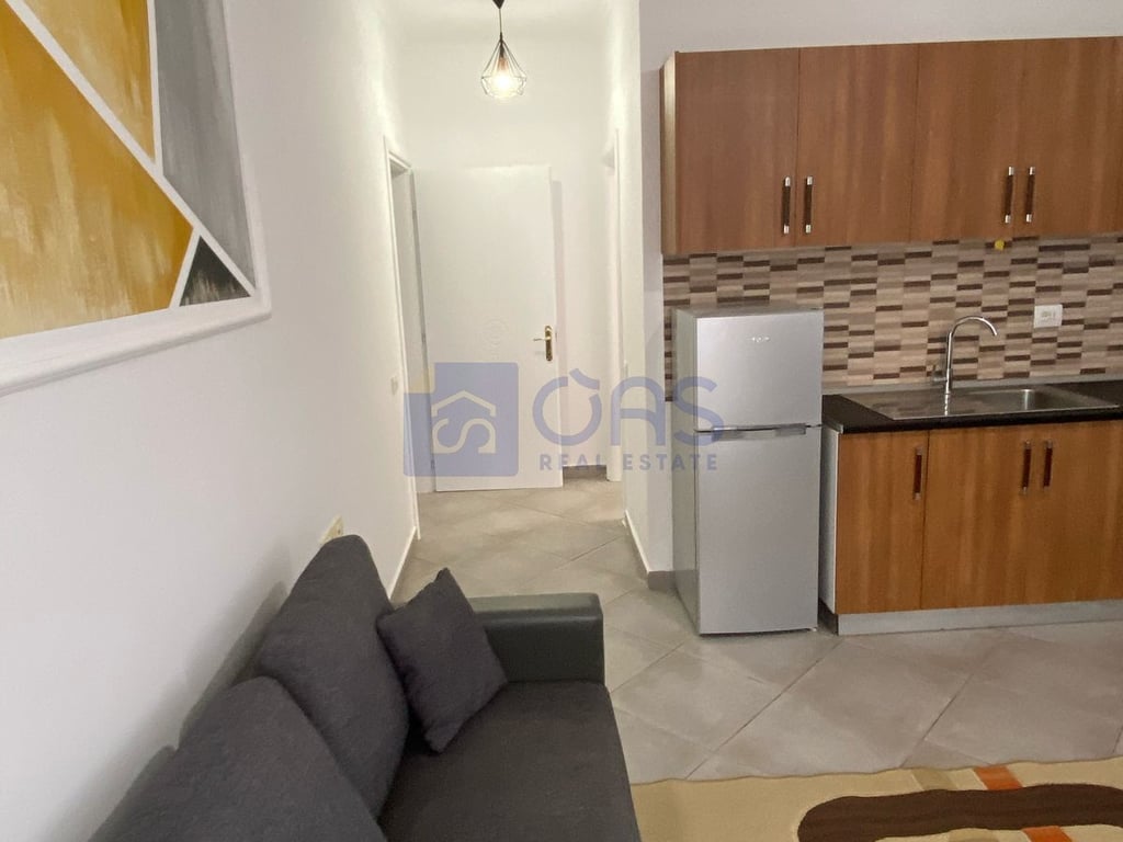 Affittasi appartamento 1+1 ad Astir 400 euro.