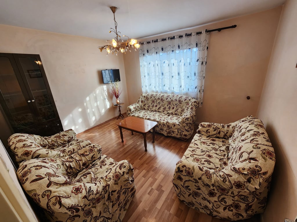 Shitet Apartament 1+1, Perball bar Grande, Durres