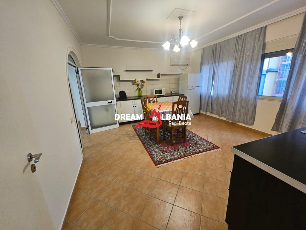 Jepet me qera apartament 2+1 tek rruga Gjik Kuqali prane stadiumit Dinamo , Tirane (ID 4229437)