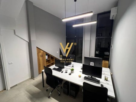 JEPET ZYRE 25 M2 ME QERA TE ISH PARKU 300 EURO