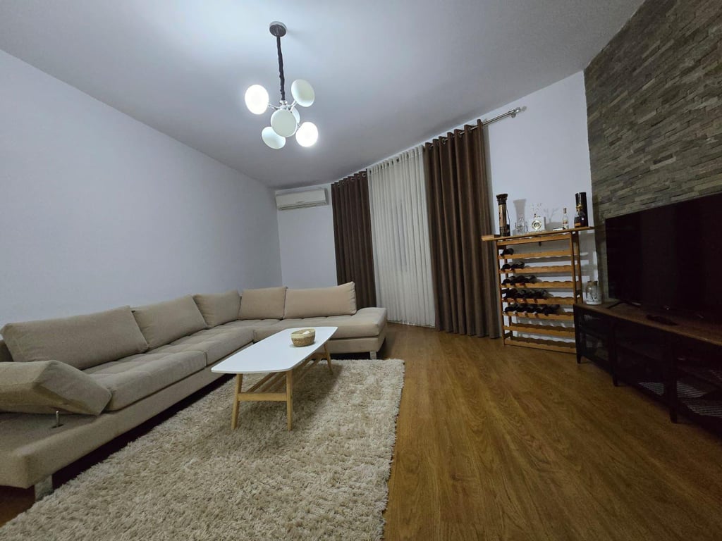 Affittasi appartamento 1+1+1 con balcone