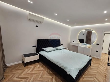 1+1 apartment for rent at Komuna e Parisit!