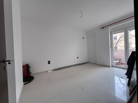 Jepet me qera apartament 2+1 te Sheshi Willson 