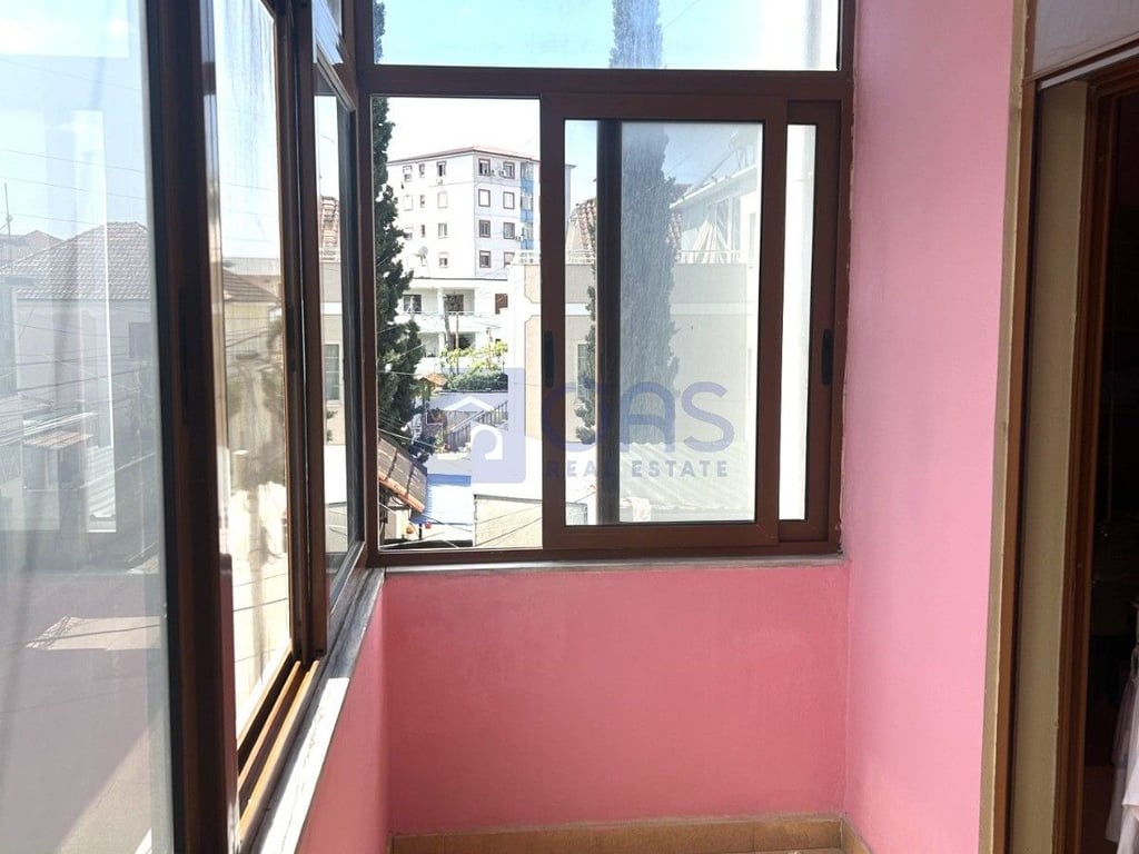 Jepet me qera apartament 2+1 tek Rruga Jordan Misja 430 euro.