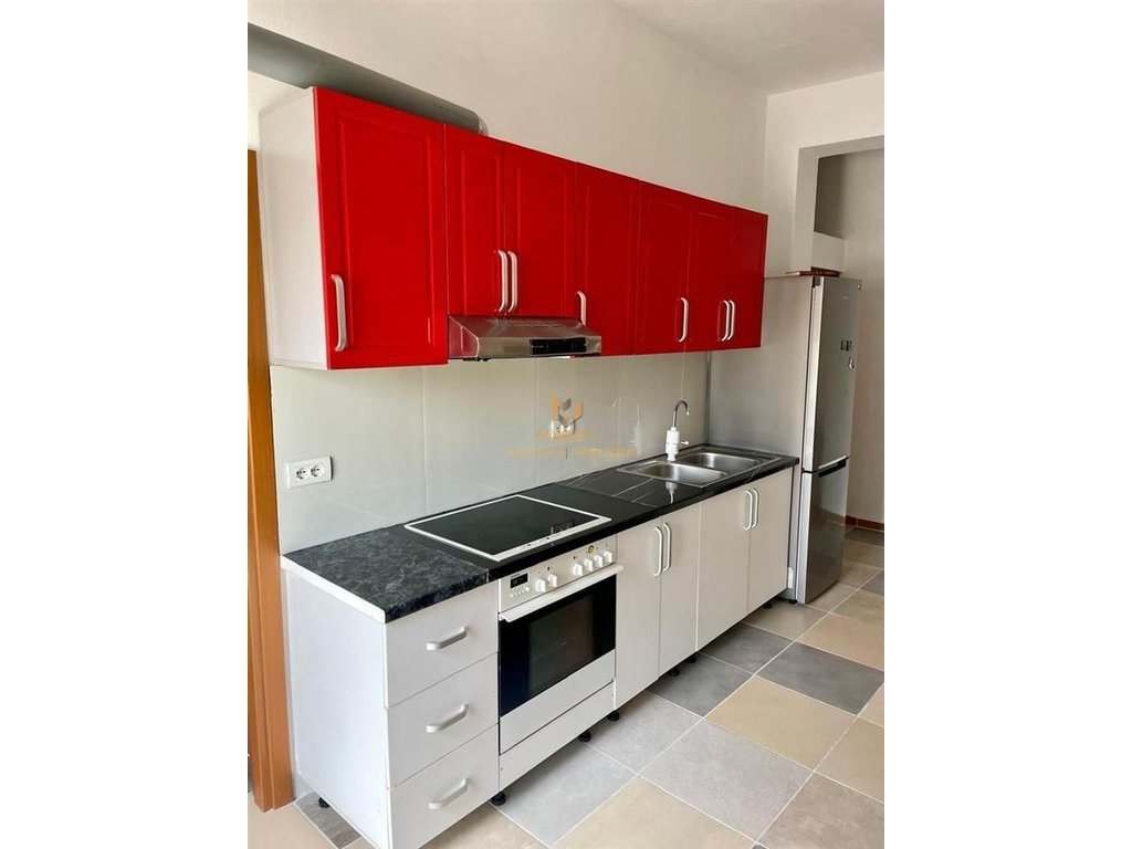 A 2+1 apartment is available for rent on 5 May Street.