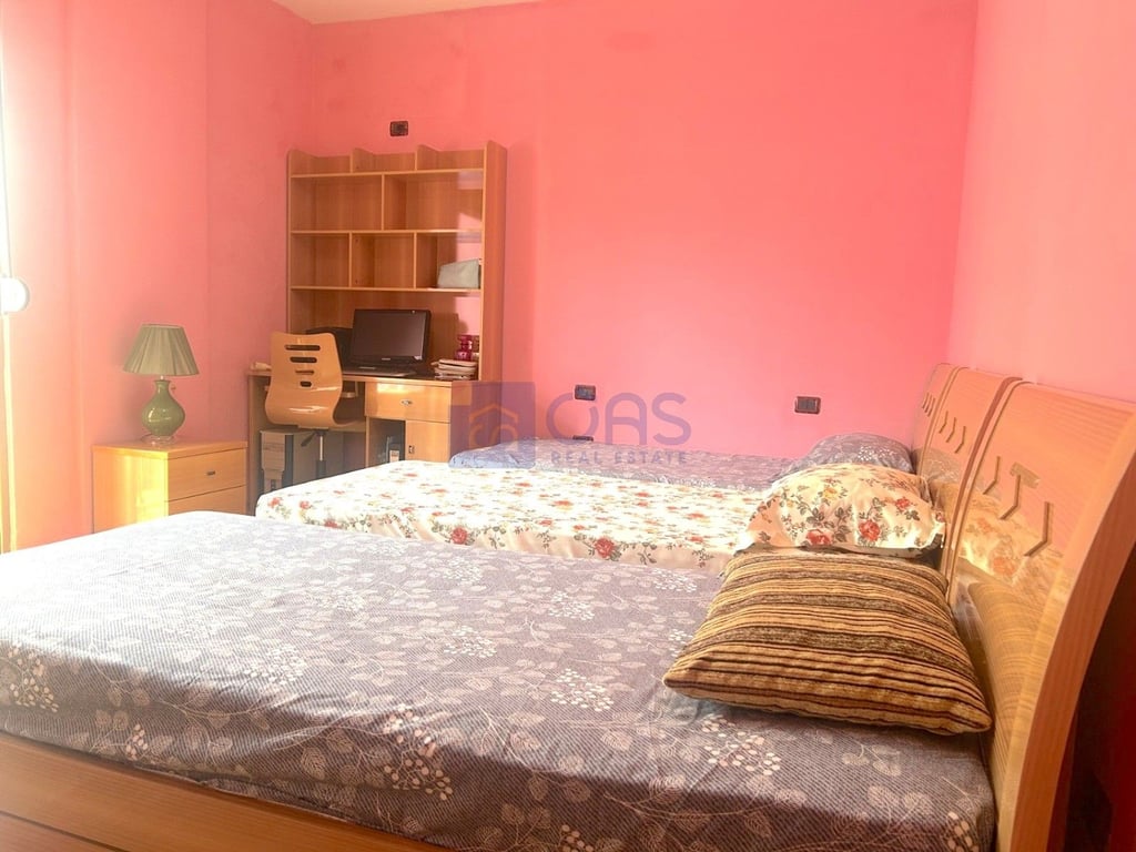 Jepet me qera apartament 2+1 tek Rruga Jordan Misja 430 euro.