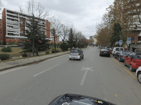 NEGOZIO IN VENDITA SUL BULEVARDI BAJRAM CURRI, VICINO AL PALAZZO CON LA FRECCIA