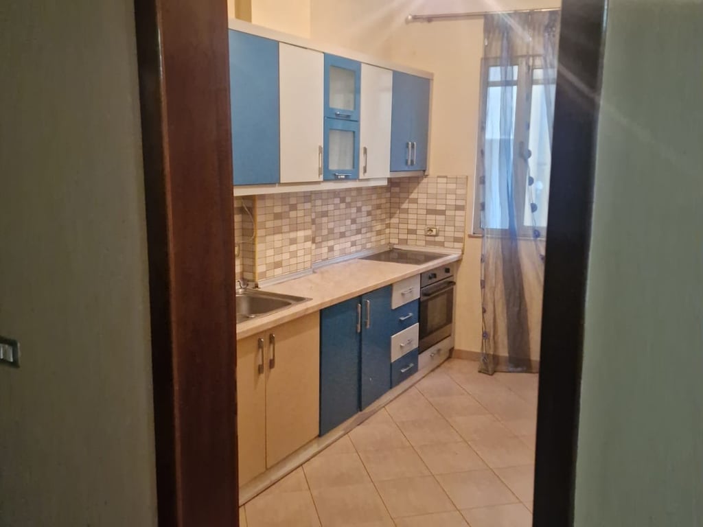 3+1, piano villa, a Xhamllik, 500 euro