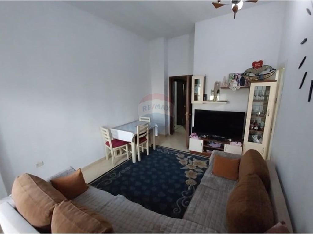 VENDESI APPARTAMENTO 3+1 AD ASTIR