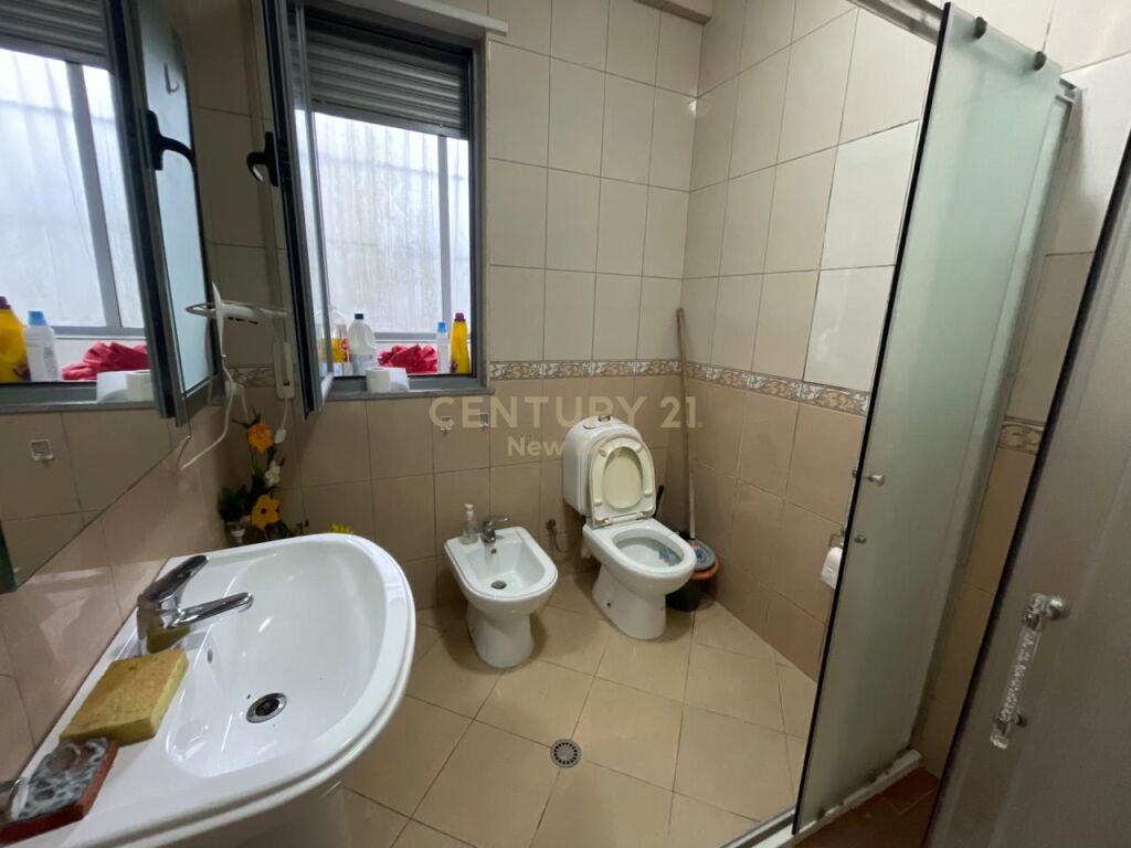 JEPET ME QIRA APARTAMENT 2+1 TEK SHKEMBI I KAVAJES!