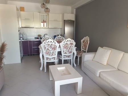 Shitet Apartament 2+1+2 në Selitë!