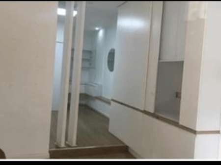 Shop on Durrës Street opposite the old mill café, 100m2.