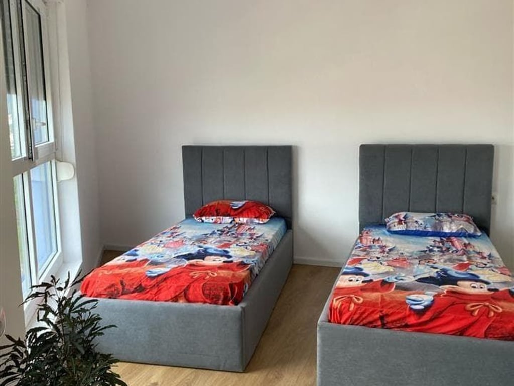 Apartament me Qera 2+1+Post Parkimi tek Ali Demi (ID B2201277) Tirane.