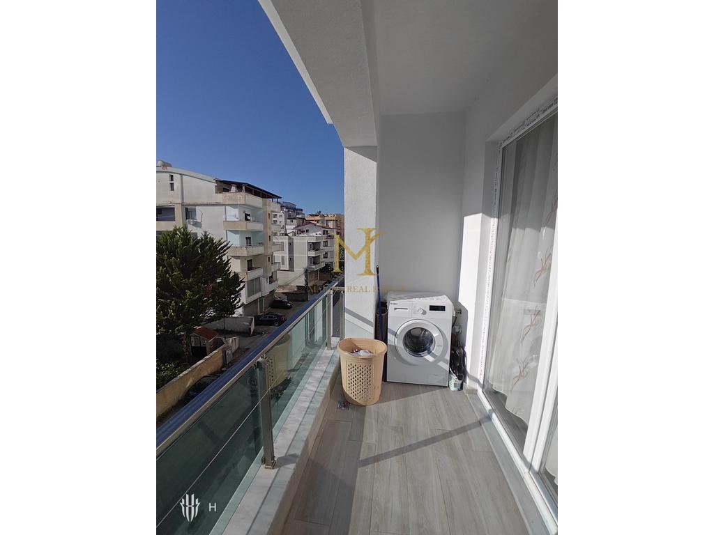 Affittasi monolocale in spiaggia vicino a La'Muse!!