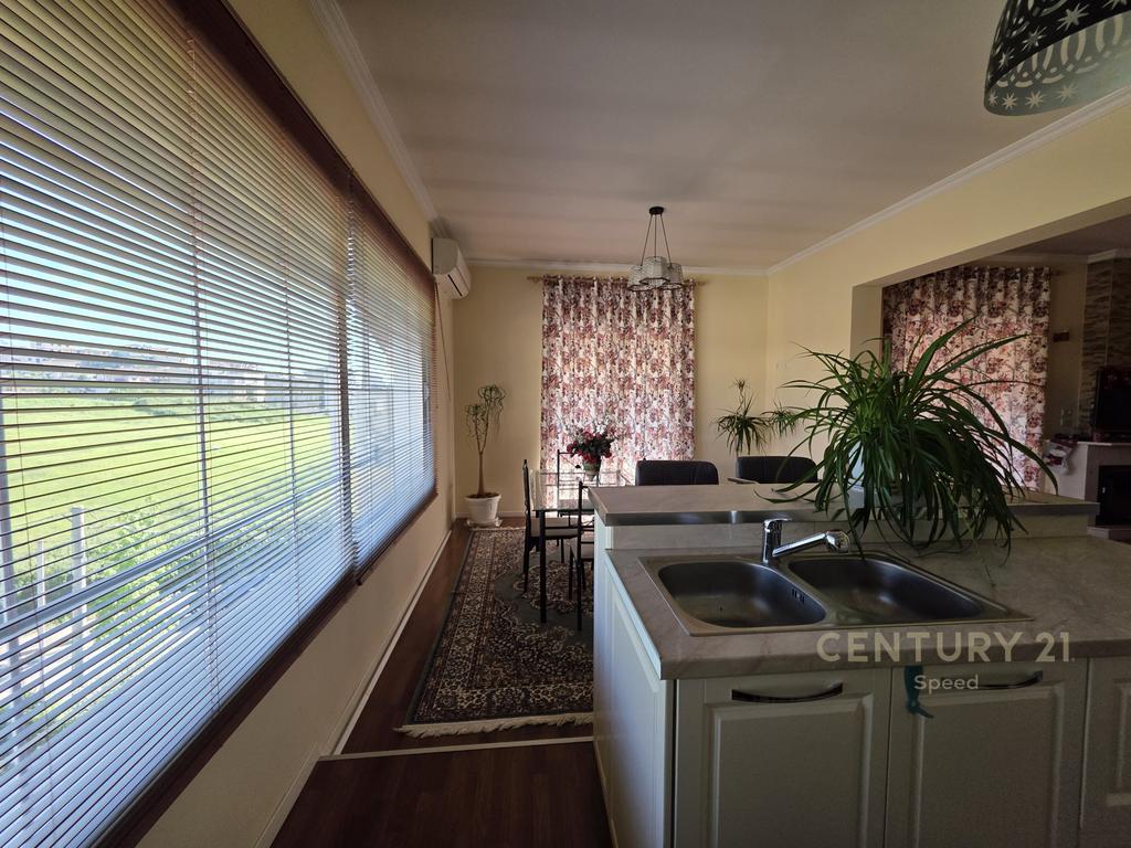 SHESIM VILE TRE KATESHE PRANE KODRES SE PRIFTIT !!