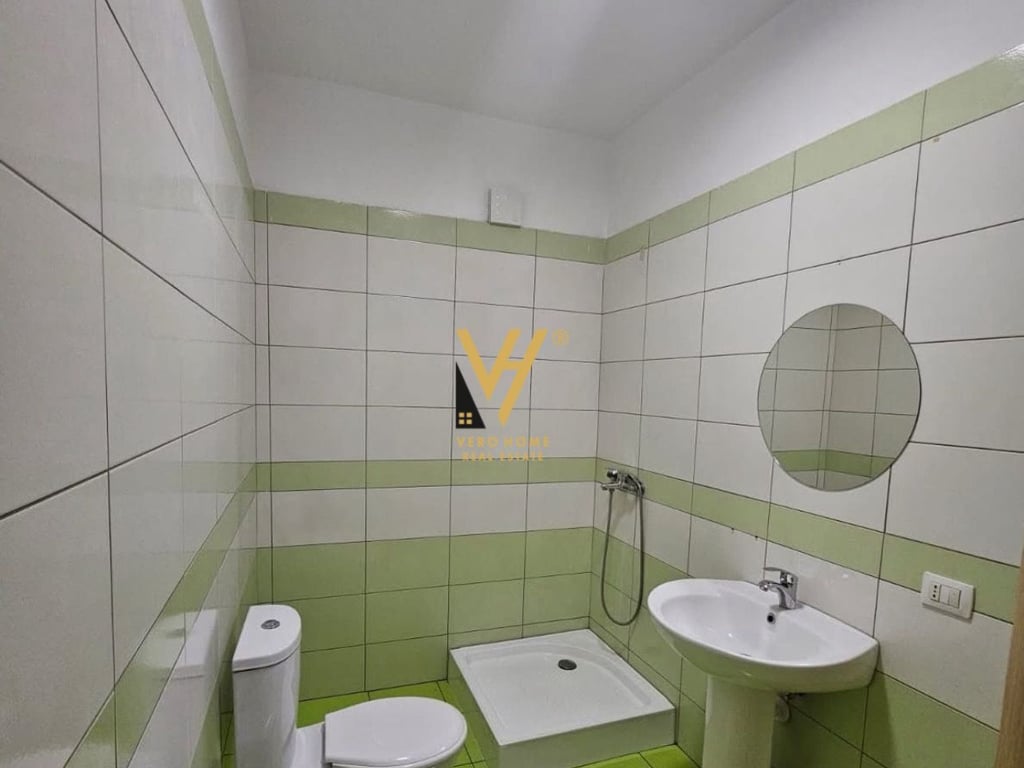 JEPET APARTAMENT 2+1+2 ME QERA NE ASTIR 40.000 LEKE