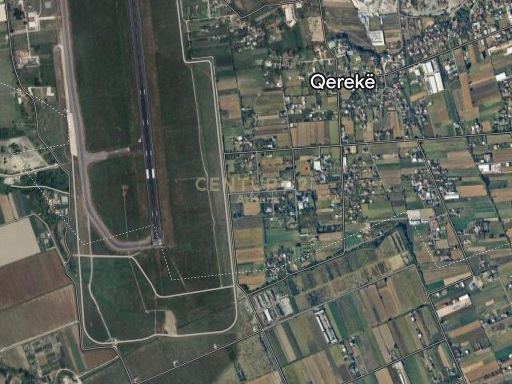 TOKË NË SHITJE PRANË AEROPORTIT TË RINASIT