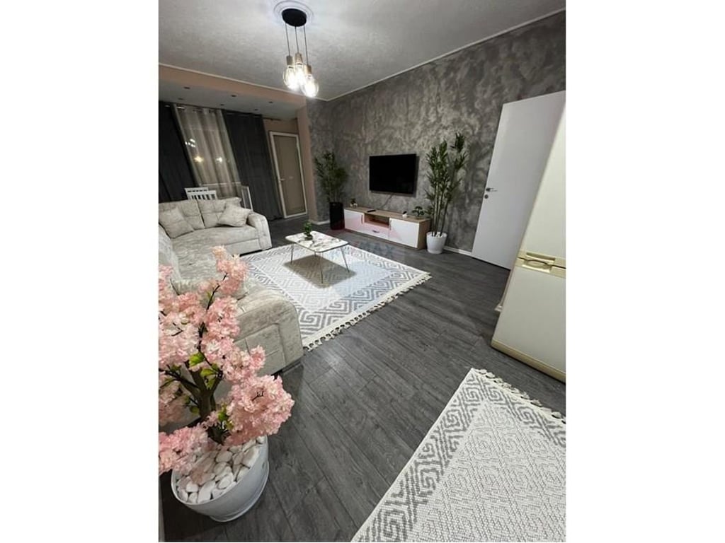 In vendita appartamento 2+1 con veranda a Durazzo