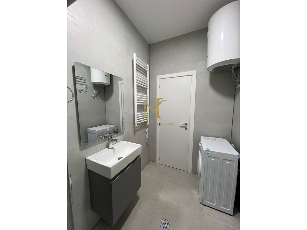 VENDESI APPARTAMENTO SUPERFICIE 75 M2 !! SPIAGGIA FERROVIA DURAZZO !!