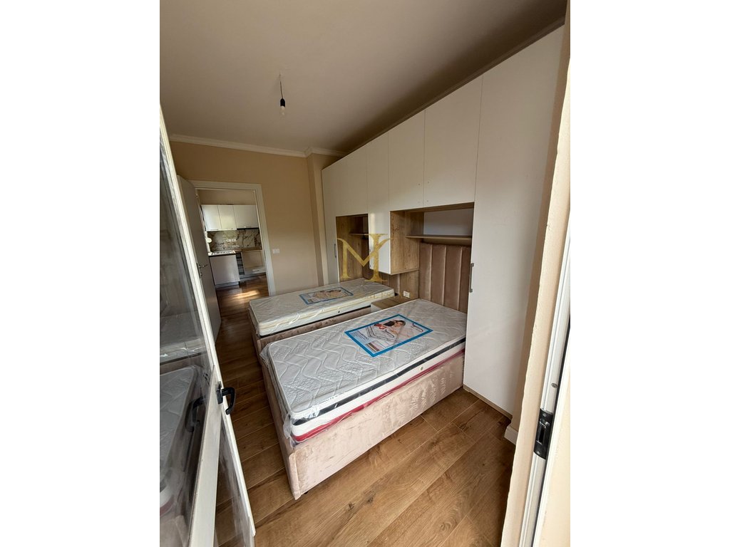 Vendesi Appartamento 2+1+Garage, Scoglio di Kavaja!!