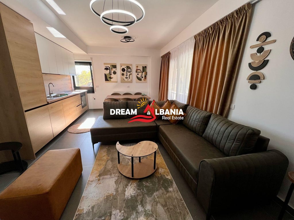 Affittasi duplex 3+1+veranda con posto auto incluso presso la Residenza Kodra e Diellit 2 (ID 4231449)