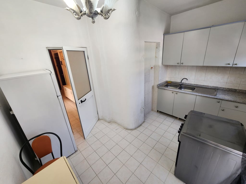 Shitet Apartament 1+1, Perball bar Grande, Durres