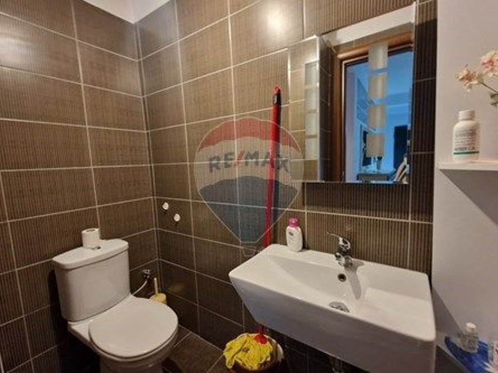 An apartment is available on Bogdanve Street.