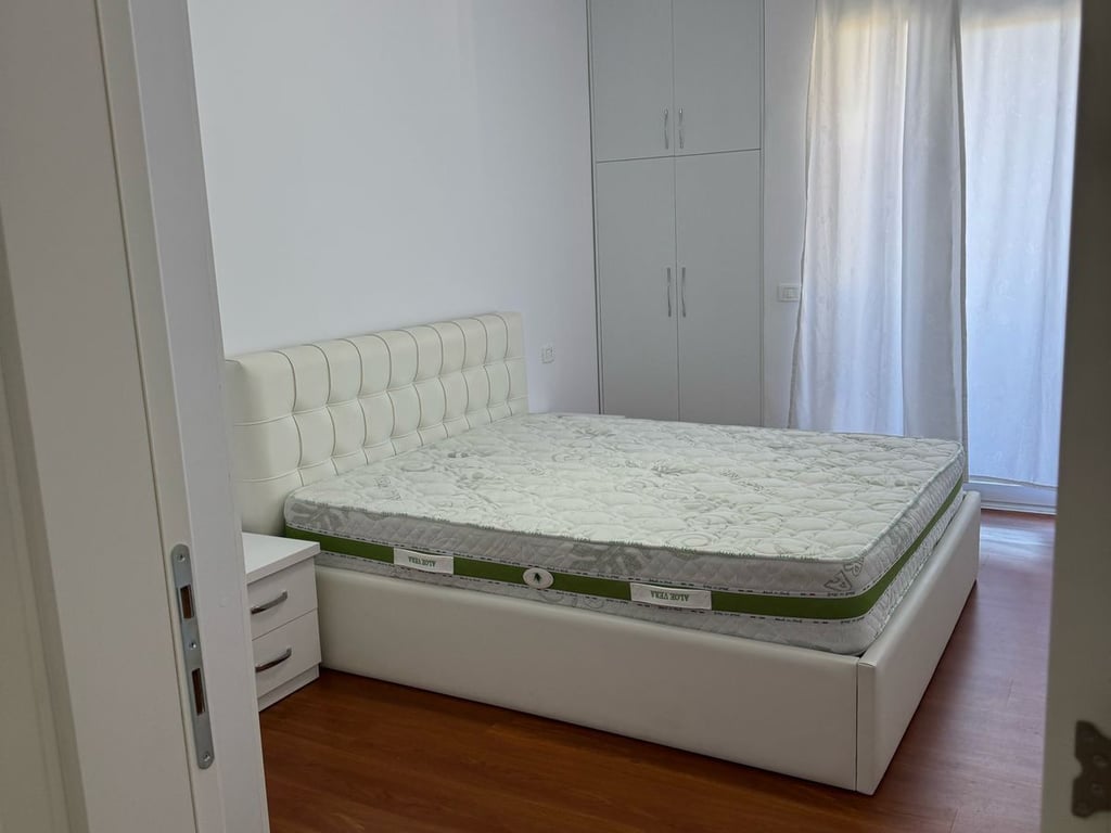 Affittasi appartamento 2+1+1 con balcone
