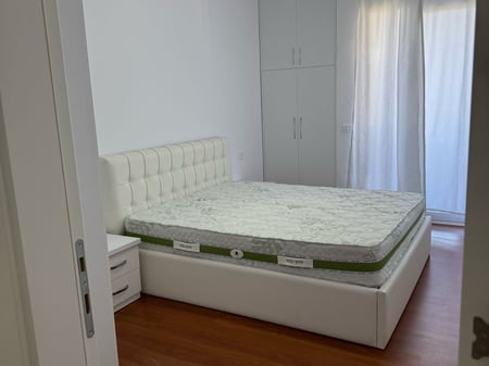 Affittasi appartamento 2+1+1 con balcone